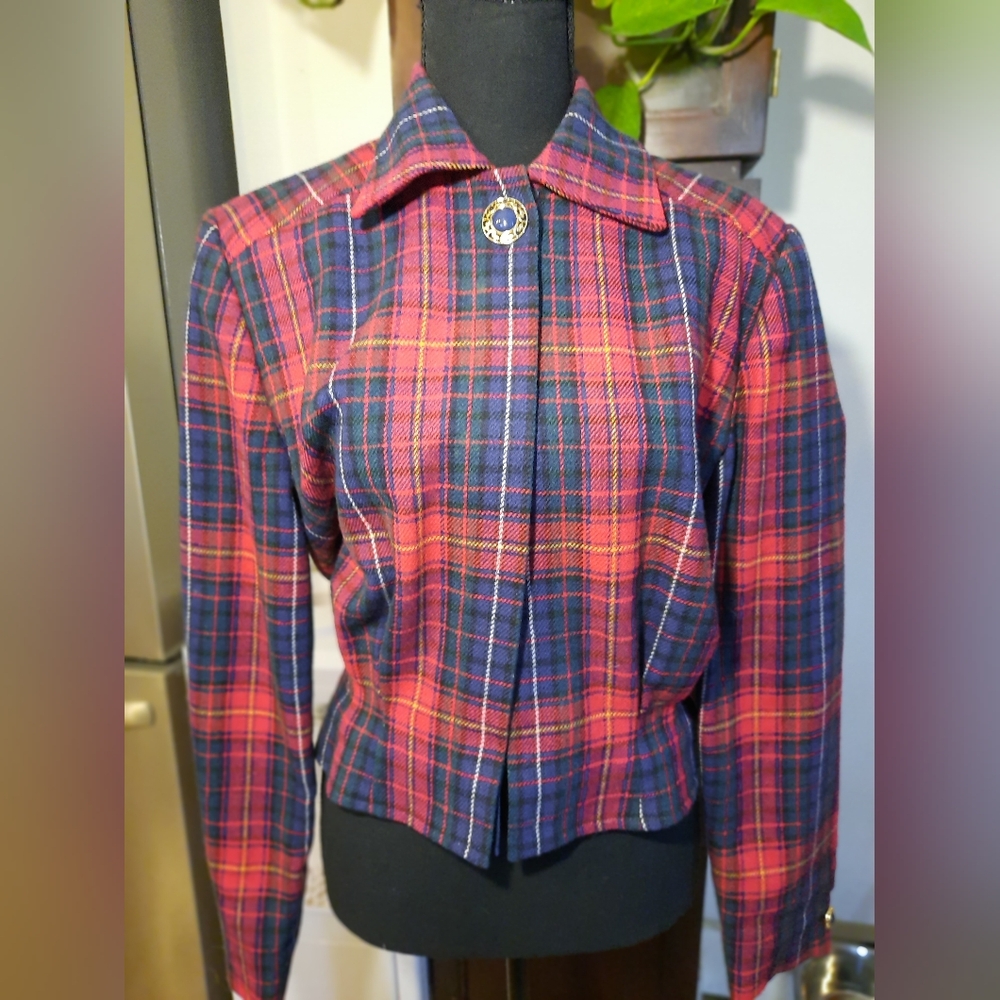 Vtg Wool Grandma Crop Plaid Jacket.